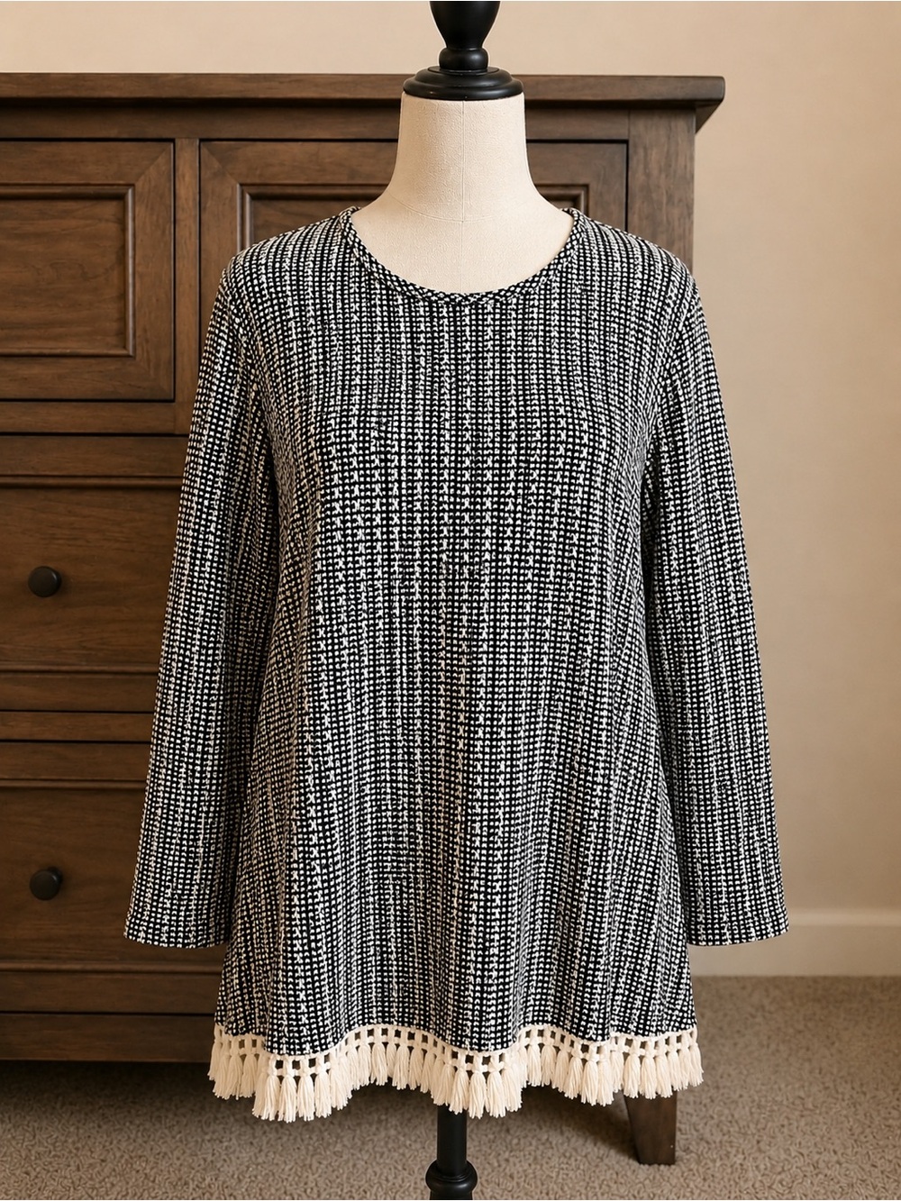 Altar'd State Black & White Knit Fringe-Hem Tunic